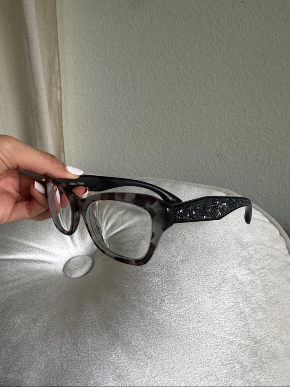Miu Miu eveglasses Gray Tortoiseshell Frame Glasses with Black Glitter Temples